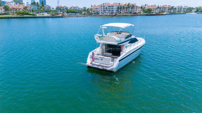 50ft Azimut available in Miami with 1 Jet Ski included for one hrs. - Image 44